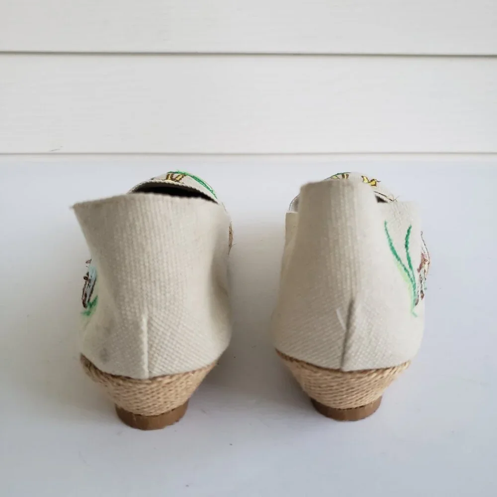 Vintage 70s/80s Margery Wind by Beacon wild animals embroidered canvas shoes